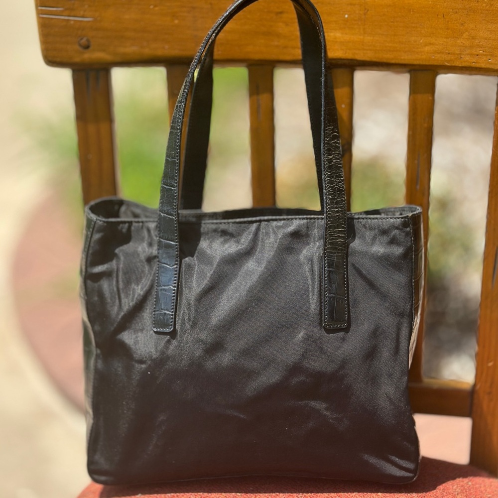 AUTHENTIC Prada bag. Black. - Picture 4 of 16